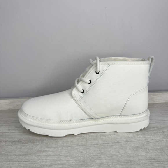 New Ugg Neumel white leather boots kids boy size 5 - Picture 5 of 12
